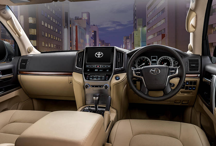 ٹویوٹا لینڈ کروزر Interior Dashboard