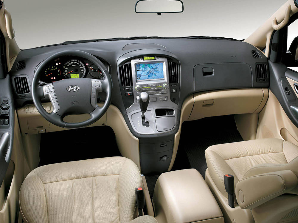 Hyundai Grand Starex Interior 