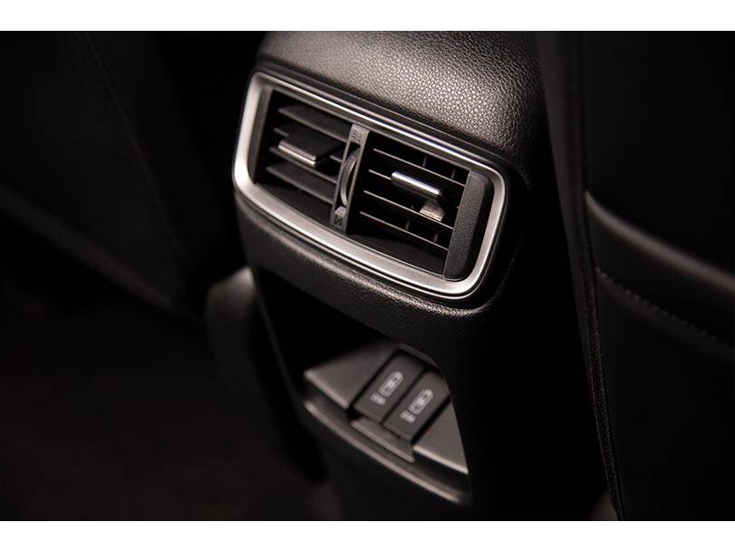 Honda CR-V 2023 Interior RearAC Vents and Poer Outlet