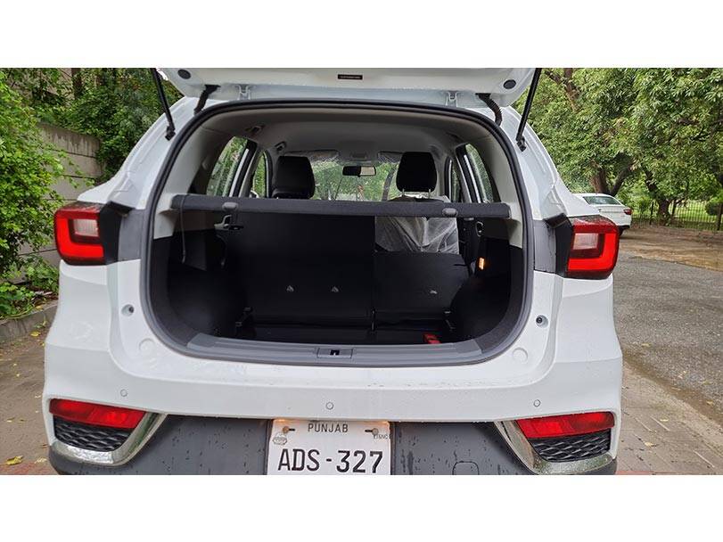MG ZS EV Exterior Trunk
