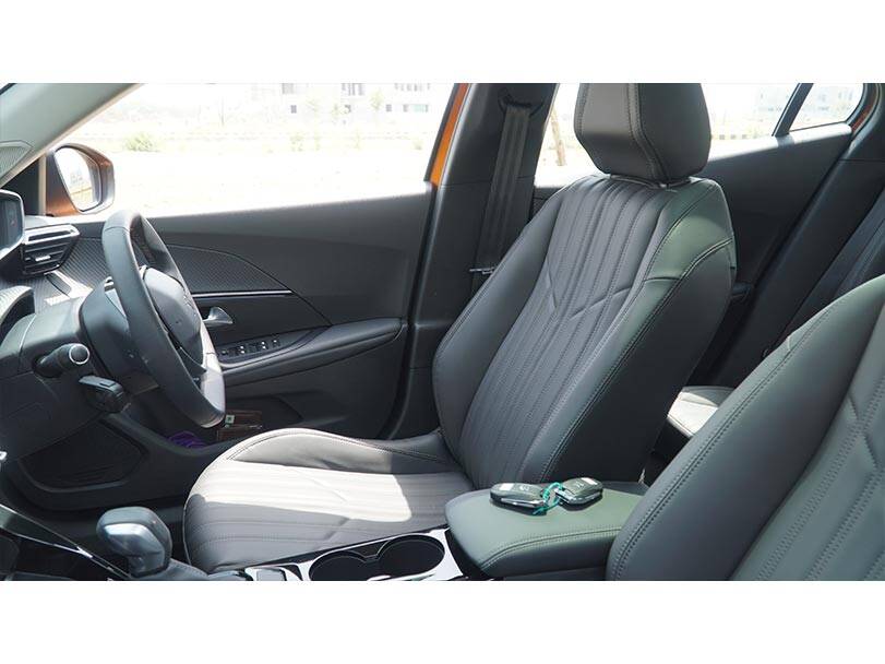 Peugeot 2008 Interior Froent Seating