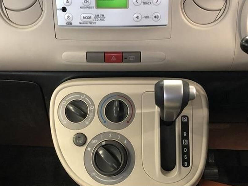 Daihatsu Mira Cocoa Interior 