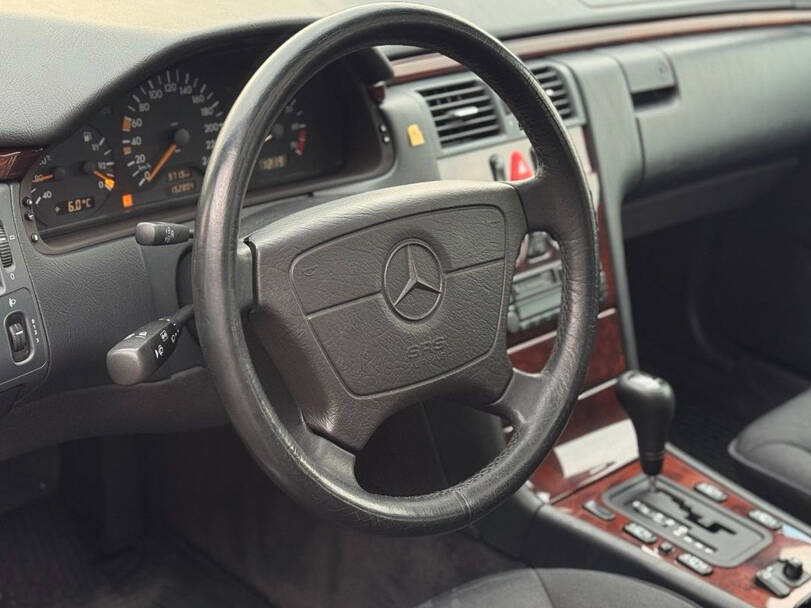 Mercedes Benz E Class 2nd (W210) Generation Interior 