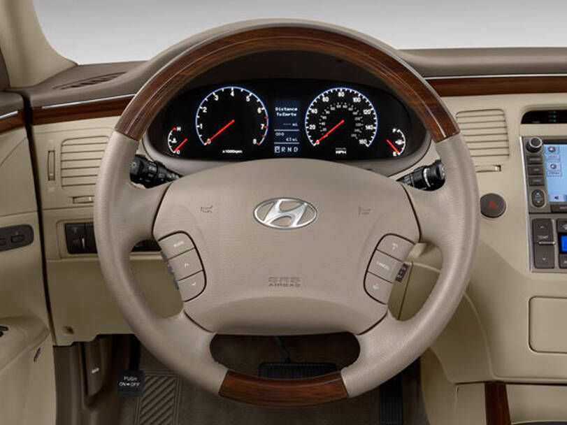 Hyundai Azera Interior 