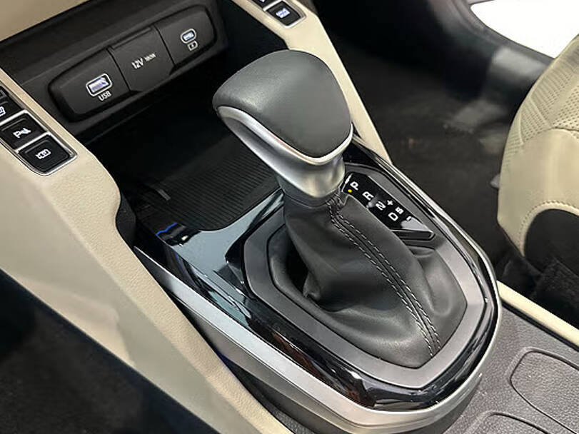 KIA Carens Interior 