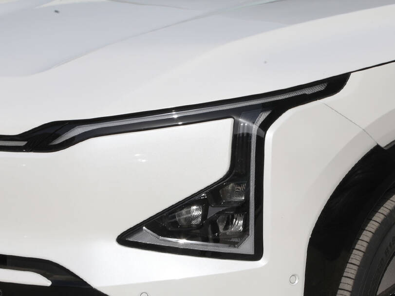 کِیا ای وی 5 2025 Exterior Headlight