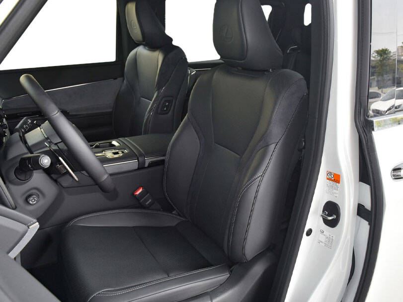 Lexus LM Interior Front Seats
